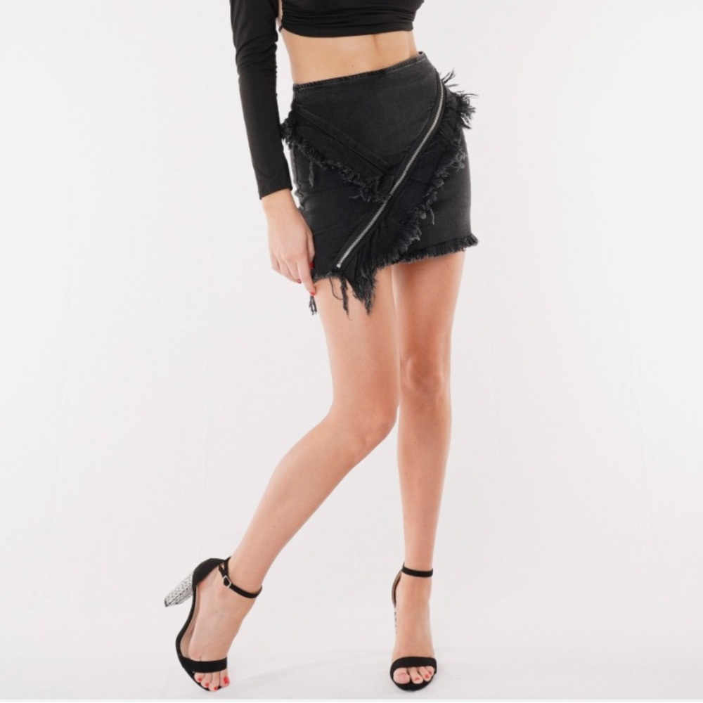 Black Zipper Ruffle Denim Skirt